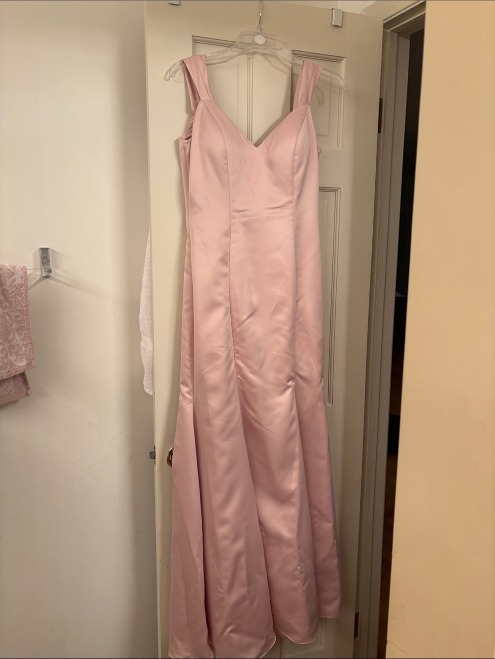 Elegant blush Pink Satin V-Neck Evening Gown